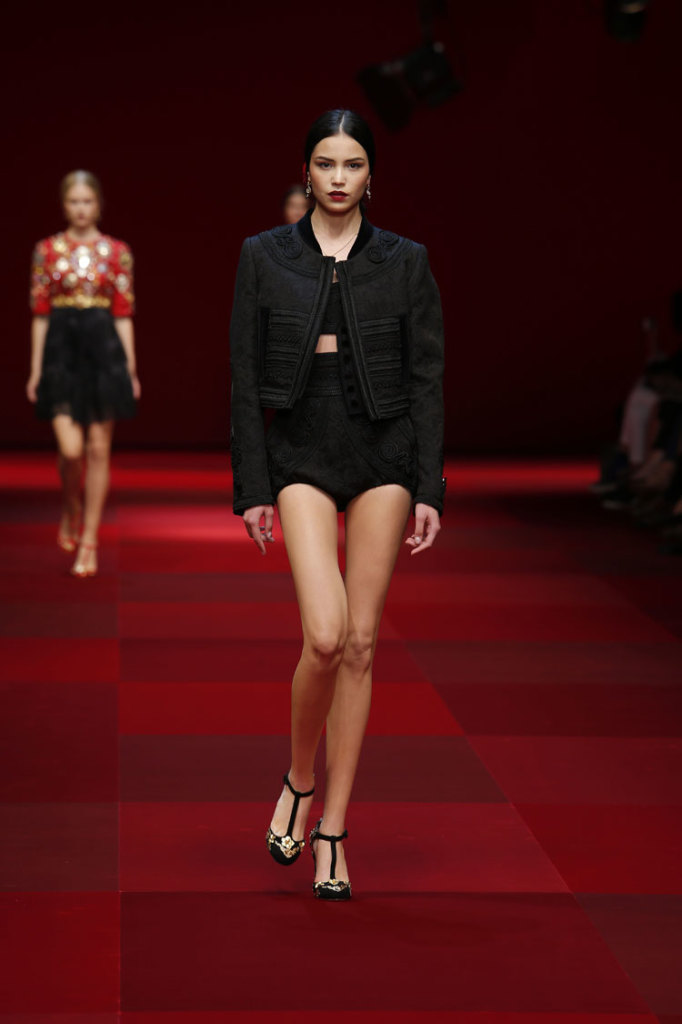 DOLCEGABBANA-WOMEN-FASHION-SHOW-SS-2015-1