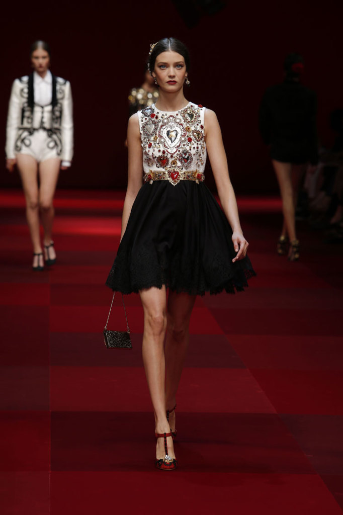 DOLCEGABBANA-WOMEN-FASHION-SHOW-SS-2015-2