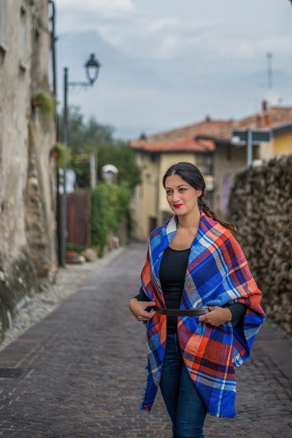 come indossare una sciarpa