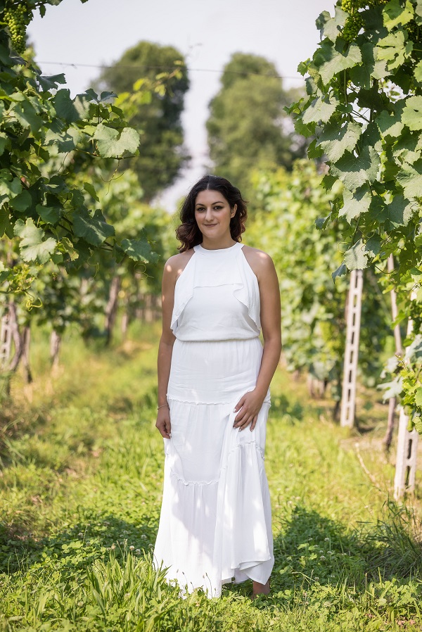 vestito bianco sandali bassi
