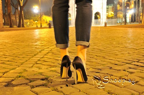 qua casadei open toe blade pump