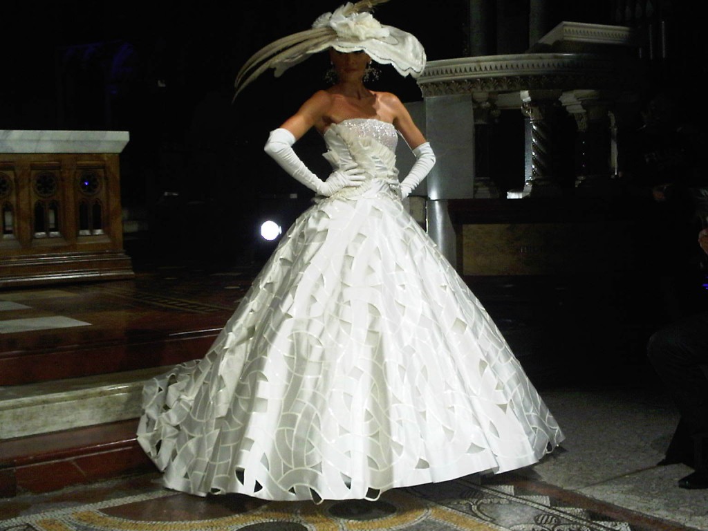 VFNO 2012 abito da sposa piume