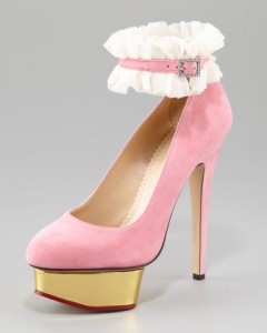 decolletè rosa charlotte olympia cavigliera bianca alta in pizzo