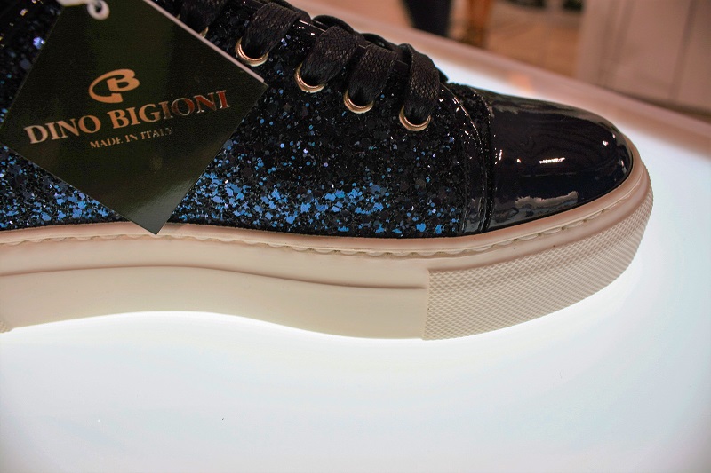 sneakers glitter