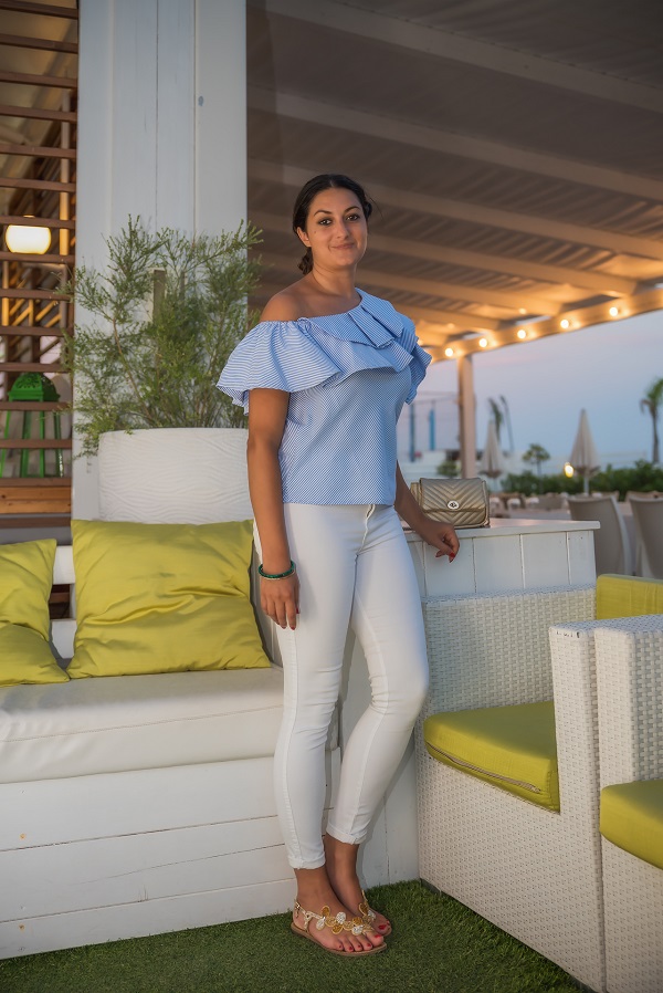 outfit sandali oro