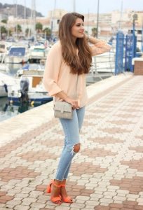 outfit sandali arancioni