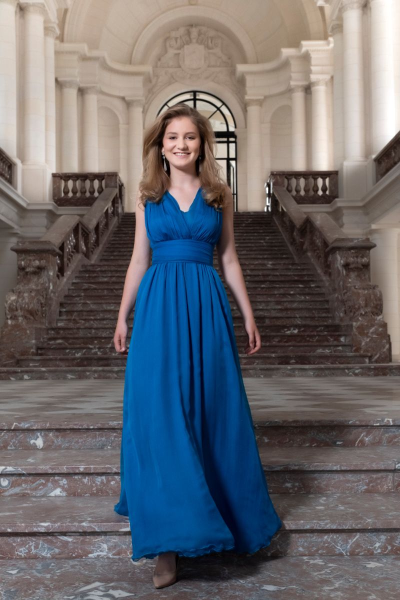 elisabetta del belgio vestito blu