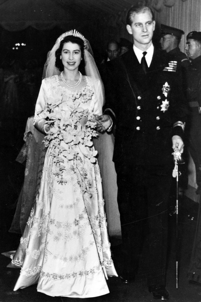 queen-elizabeth-wedding-dress
